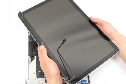 Changement écran cassé de pc ordinateur portable et MacBook pro ou Air